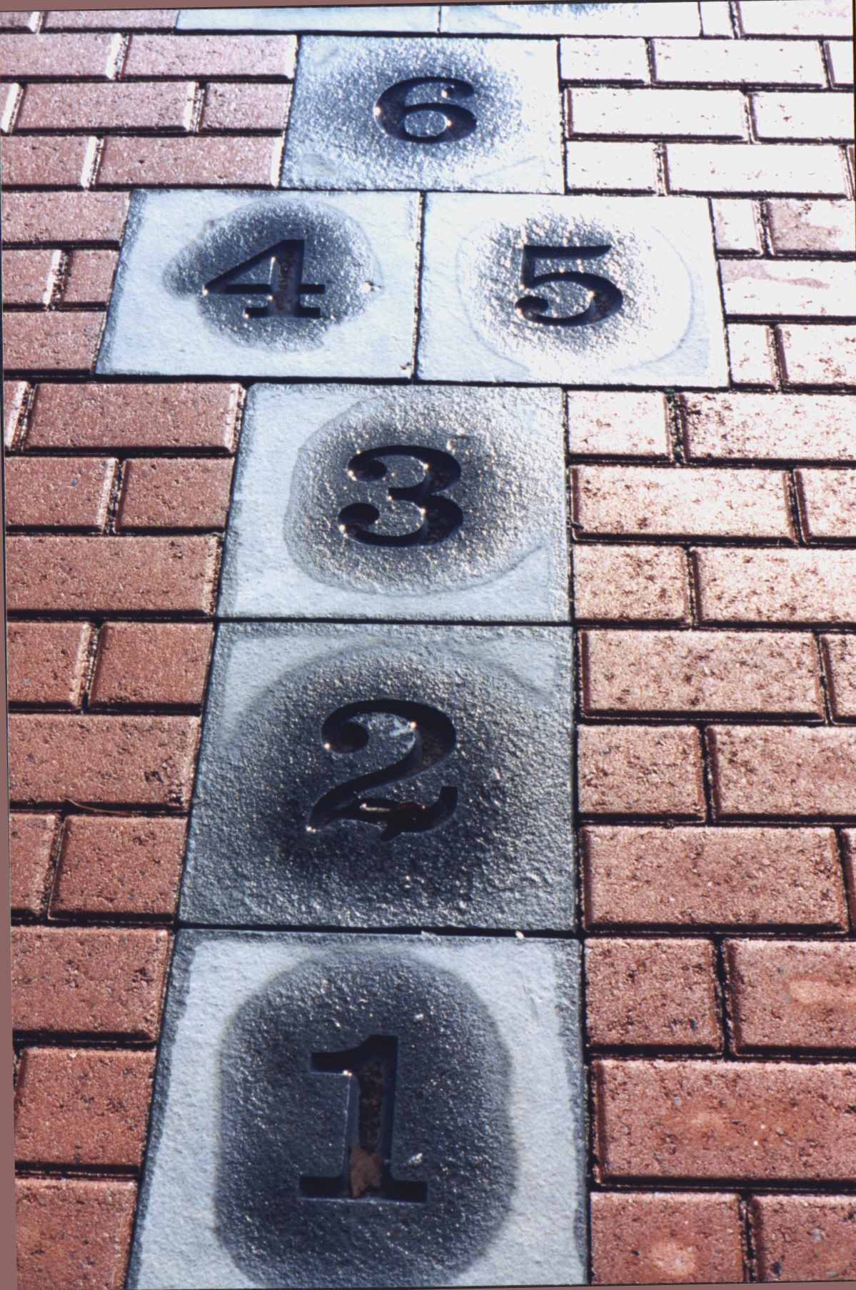 hopscotch.JPG (256546 bytes)